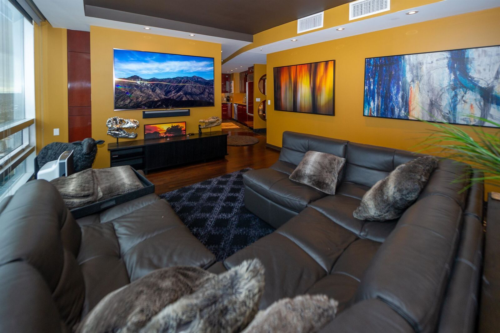 Property Photo:  938 Nelson Street 4803  BC V6Z 3A7 
