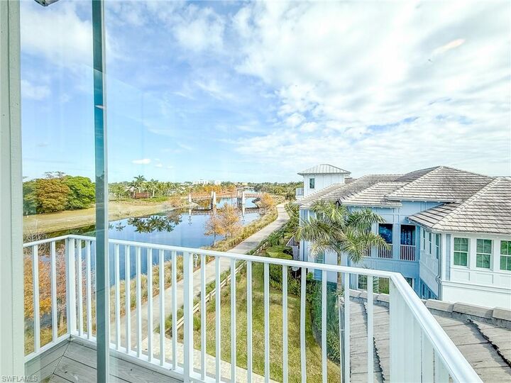 Property Photo: 6573 Dominica Dr 202 FL 34113