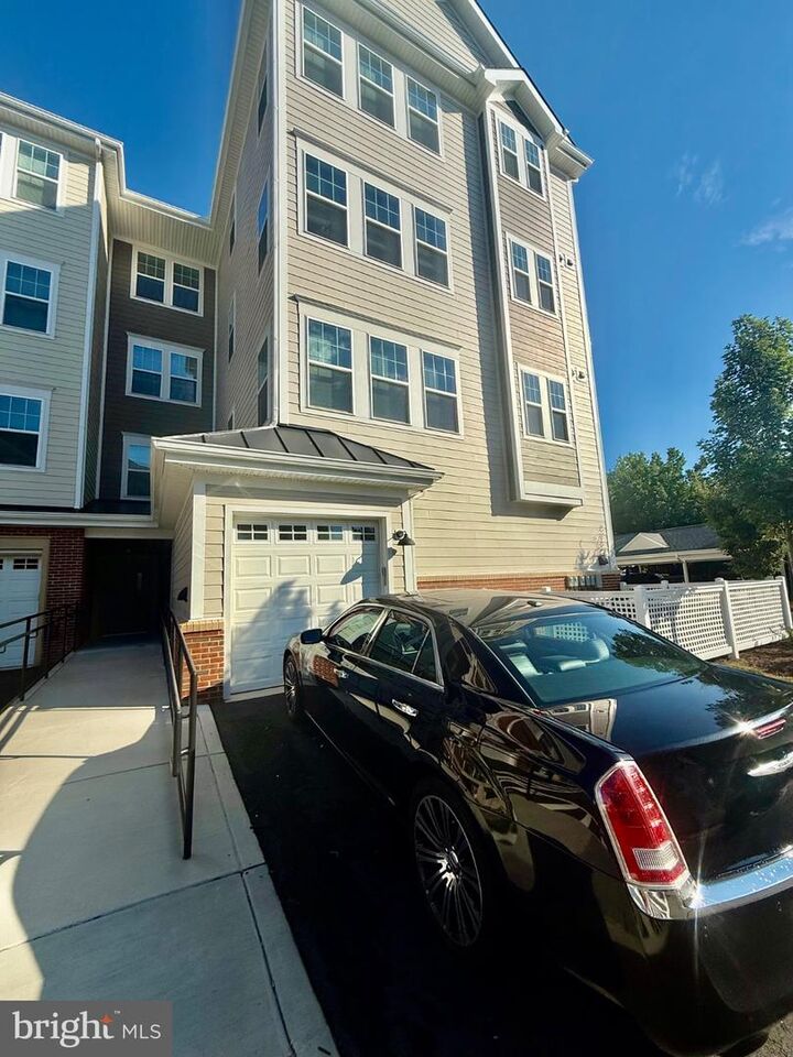 Property Photo:  700 Mount Airy Terrace NE 202  VA 20176 
