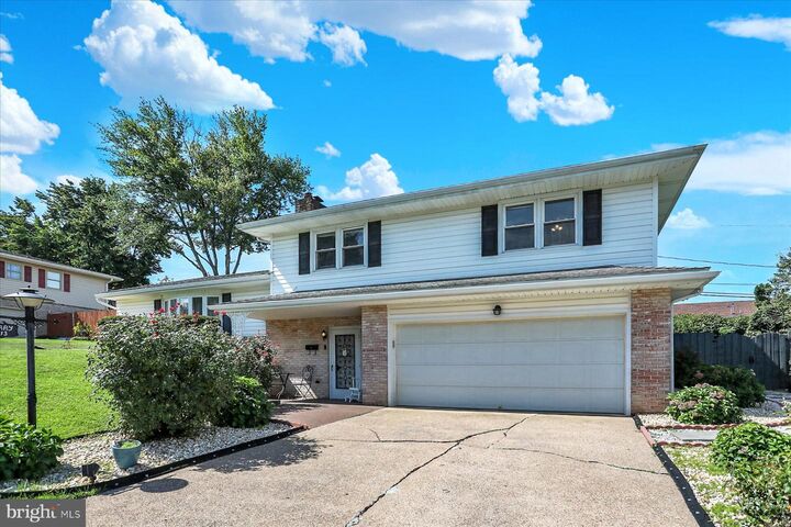 Property Photo:  513 Alden Street  PA 17109 