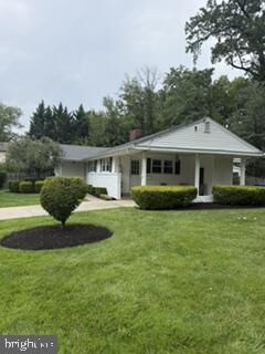 Property Photo:  401 Edgemoor Drive  NJ 08057 