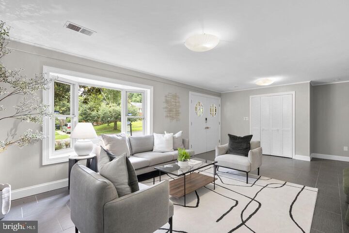 Property Photo:  822 Loxford Terrace  MD 20901 