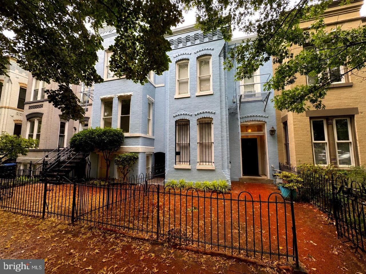 Property Photo:  213 5th Street SE  DC 20003 