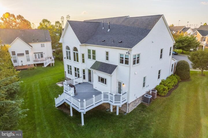Property Photo: 41897 White Mountain Court VA 20105