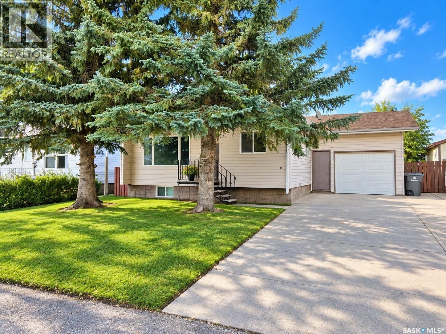 Property Photo: 151 Memorial Drive SK S0J 2M0