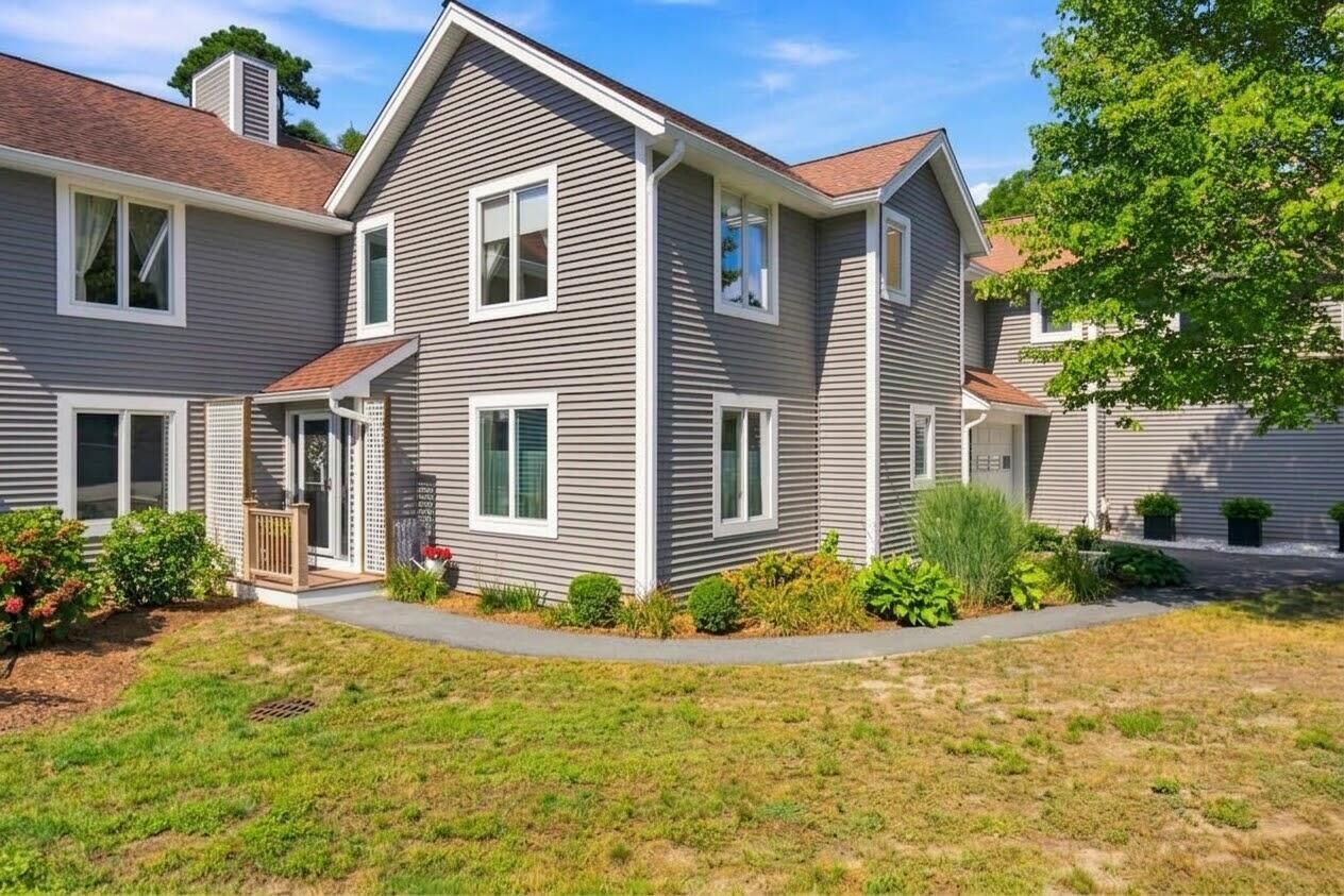 Property Photo:  6 Aspen Road Unit 6  MA 02532 