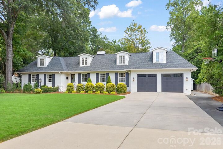 Property Photo:  3615 Pickwick Lane  NC 28211 