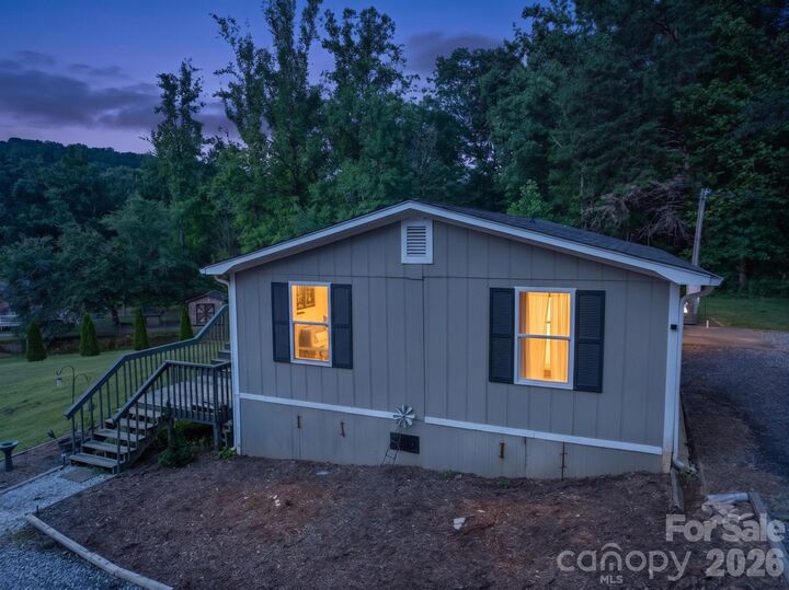 Property Photo:  2437 S Rosedale Drive  NC 28630 