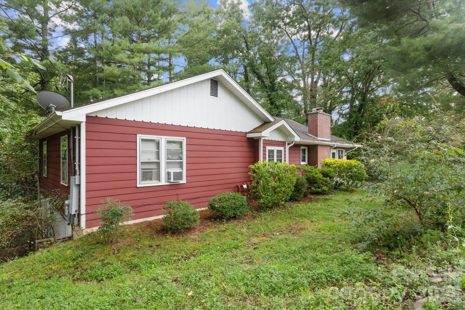 Property Photo:  529 Alta Vista Drive  NC 28791 
