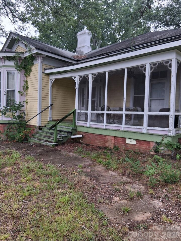 Property Photo: 414 Lee Avenue NC 28170