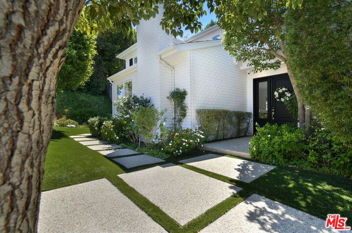 Property Photo:  3177 Hutton Dr  CA 90210 