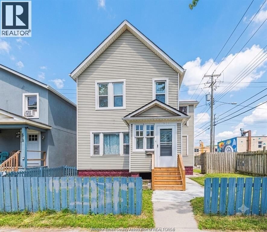Property Photo: 576 Janette ON N9A 4Z5