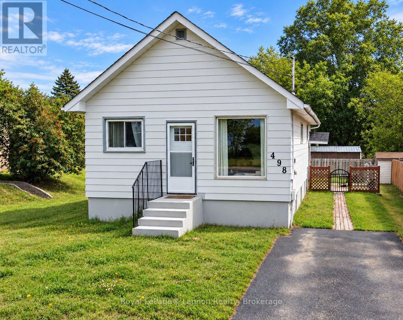 Property Photo: 498 Grenville Avenue ON P7A 2C4