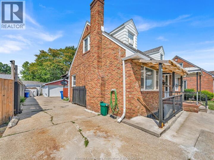 Property Photo:  7640 Wyandotte Street East  ON N8S 1S5 