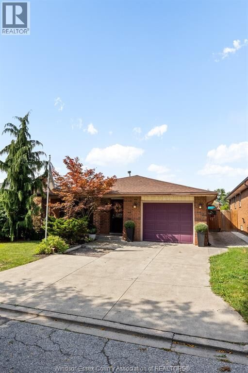 Property Photo:  2841 Garvey Crescent  ON N8W 4W7 