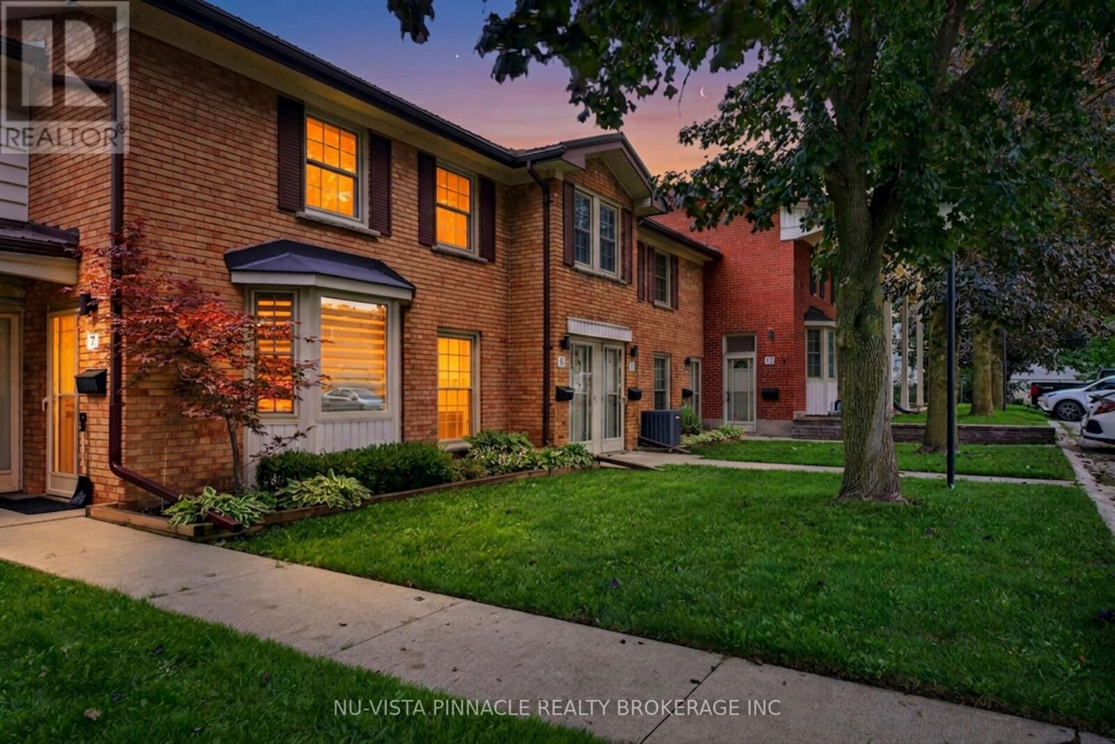 Property Photo:  7 Arbour Glen Crescent  ON N5Y 1Z9 