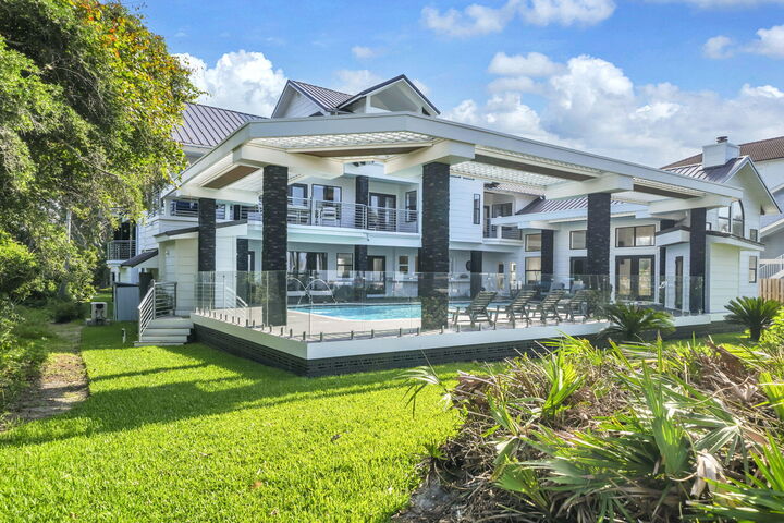 Property Photo: 3399 Scenic Hwy 98 FL 32541
