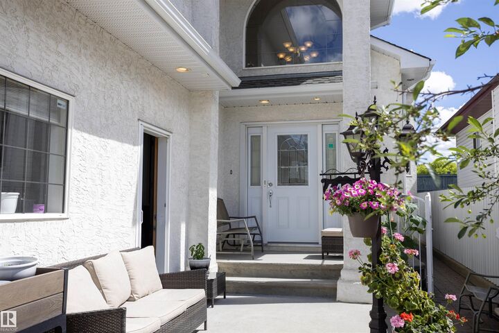 Property Photo:  6407 163 Avenue NW  AB T5Y 3E3 