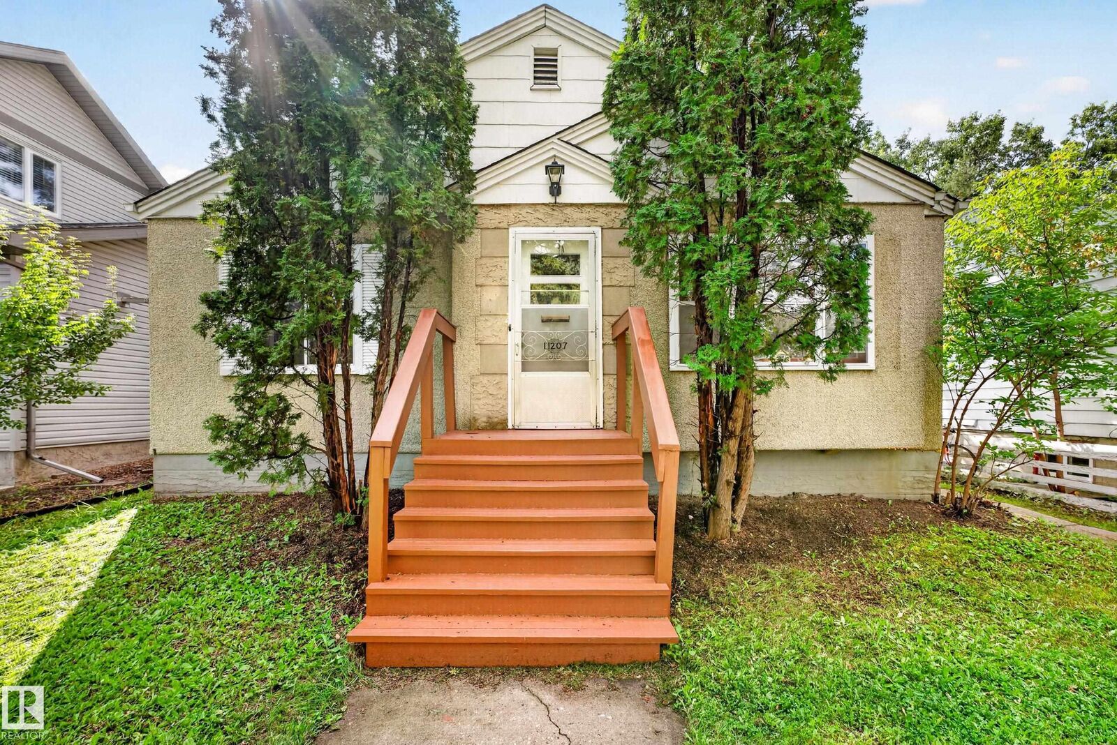 Property Photo:  11207 72 Avenue NW  AB T6G 0B4 