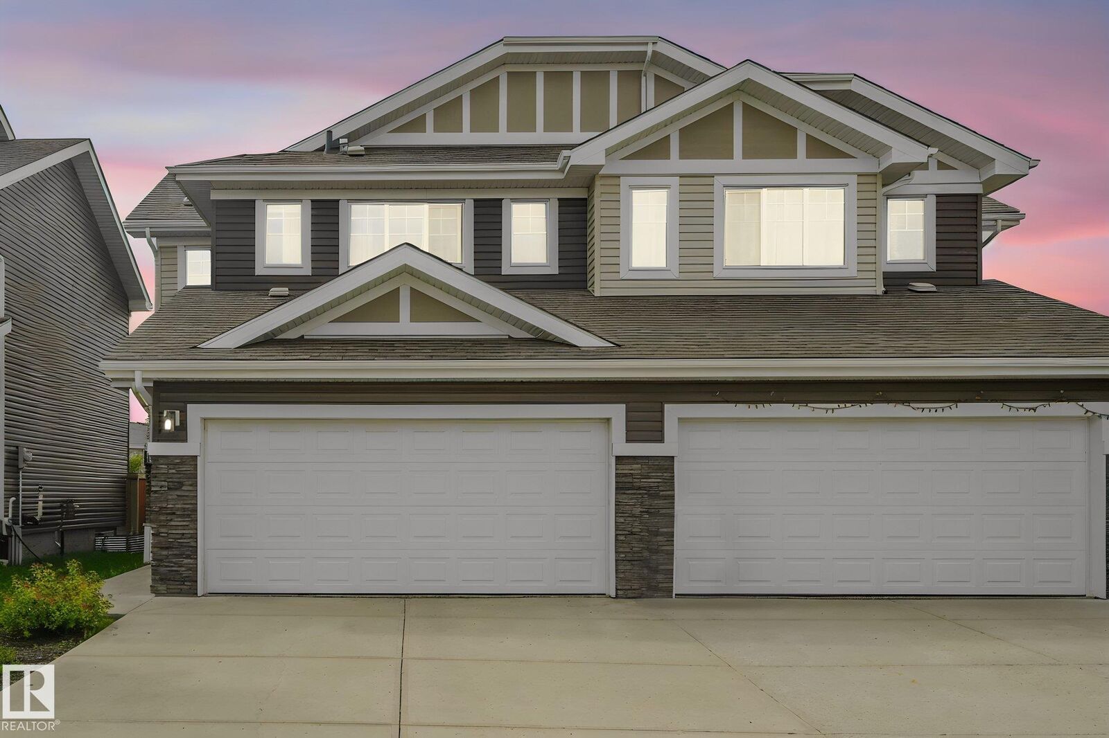 Property Photo:  16619 14 Avenue SW  AB T6W 3C3 