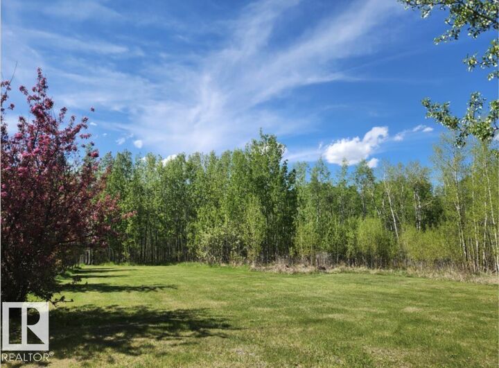 Property Photo:  55109 Hwy 777  AB T0E 1V0 
