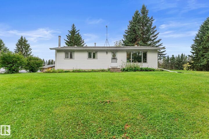 Property Photo:  51559 Rge Road 225 266  AB T8C 1H5 