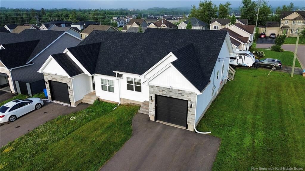Property Photo:  35 Anastasia Crescent  NB E1E 0E4 