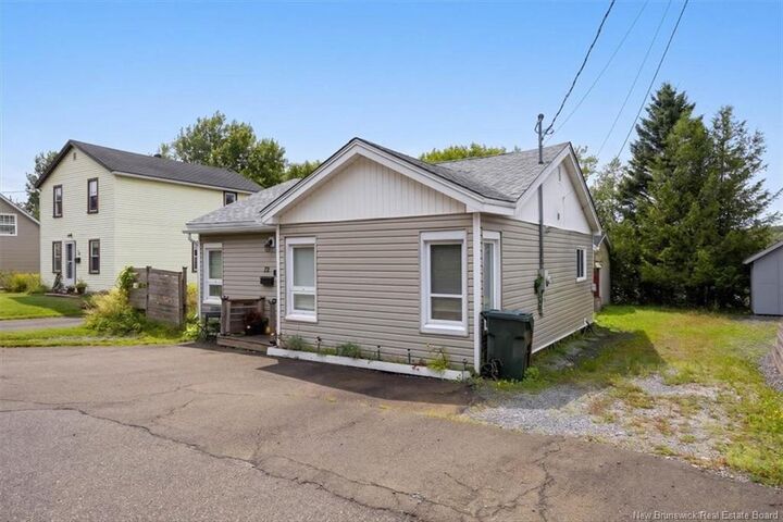 Property Photo:  76 Saint Catherine Street  NB E2J 2J3 