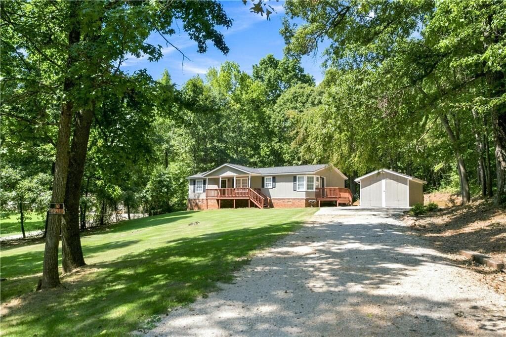 Property Photo: 326 Forest Lake Road GA 30567