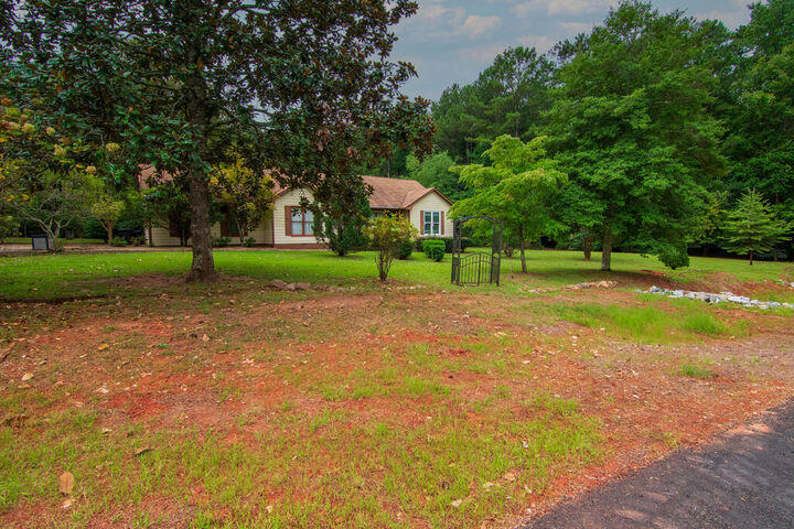 Property Photo:  200 Sullivan Circle  GA 31822 