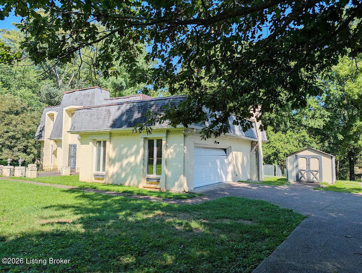 Property Photo:  1913 Flat Rock Rd  KY 40245 