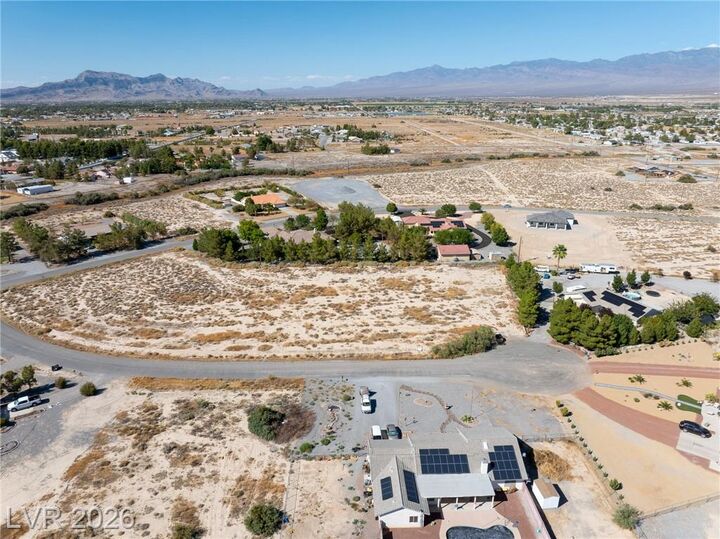 Property Photo: 590 Chickadee Court NV 89048