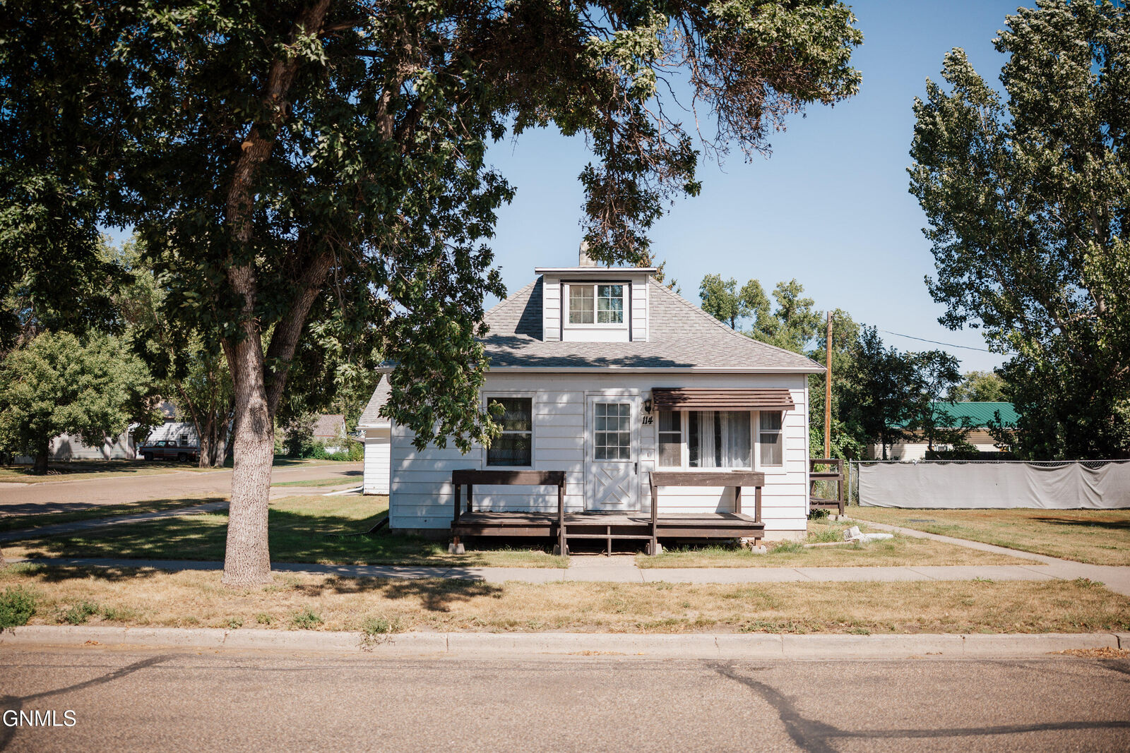 Property Photo:  114 4th Street NW  ND 58545 