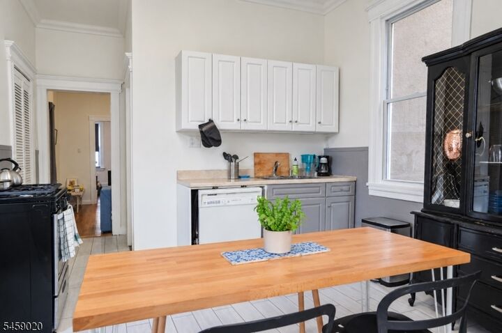 Property Photo: 418 Walnut St NJ 07105