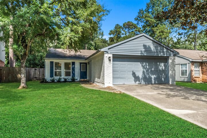 Property Photo:  7 Hasting Oak Court  TX 77381 