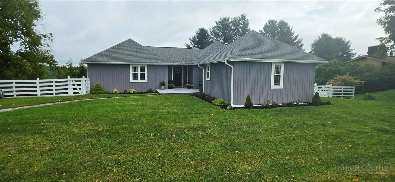 Property Photo:  1639 Memorial Park Dr.  NC 28675 