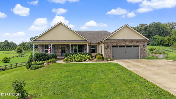 Property Photo:  858 Dunlap Hollow Rd  TN 37737 