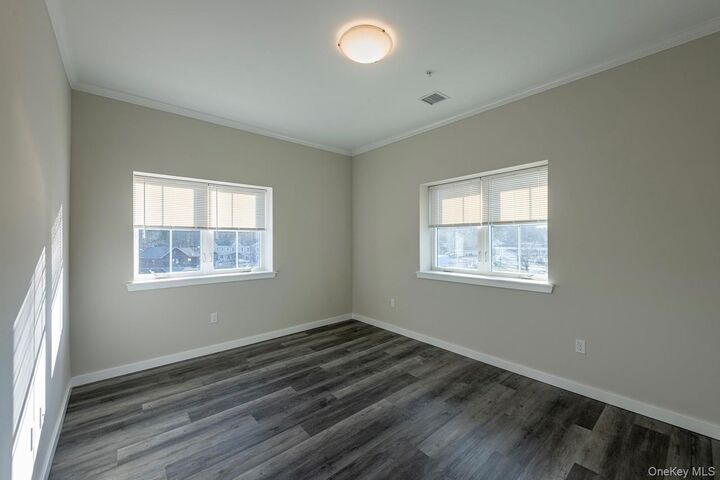 Property Photo:  87 N Chestnut Street 101  NY 12561 