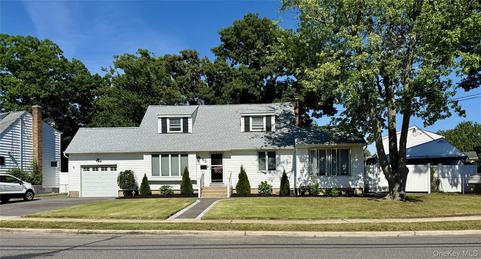 Property Photo:  65 Westwood Road N  NY 11762 