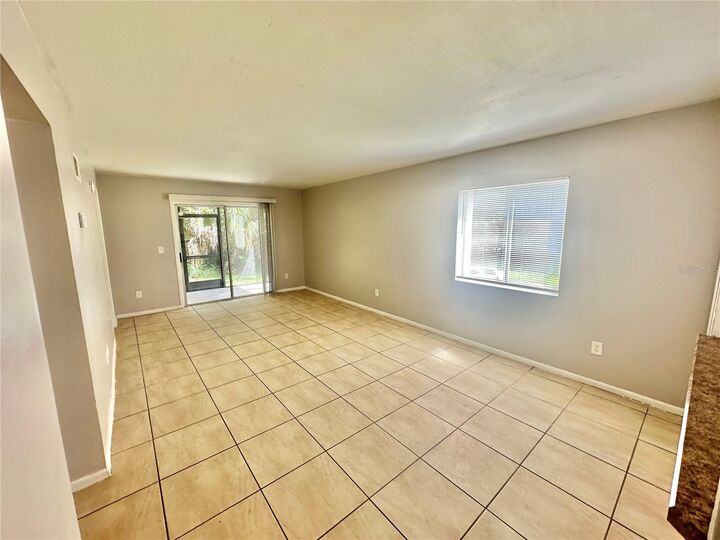 Property Photo:  2549 S Oak Avenue B  FL 32773 