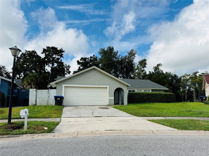 Property Photo: 11442 Ashboro Drive FL 32837