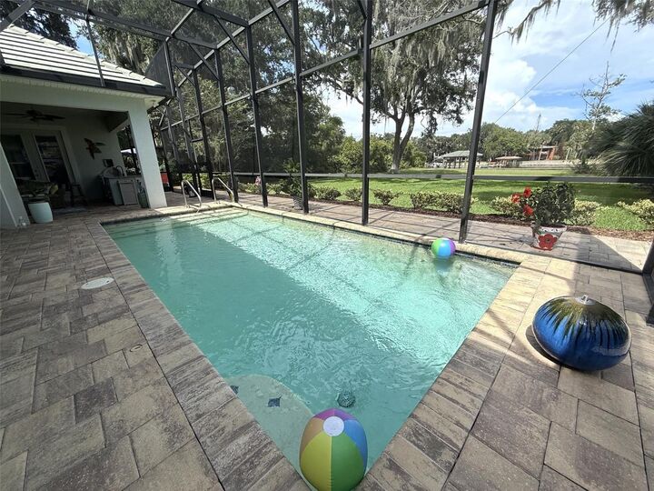 Property Photo: 14 Longview Way N FL 32137