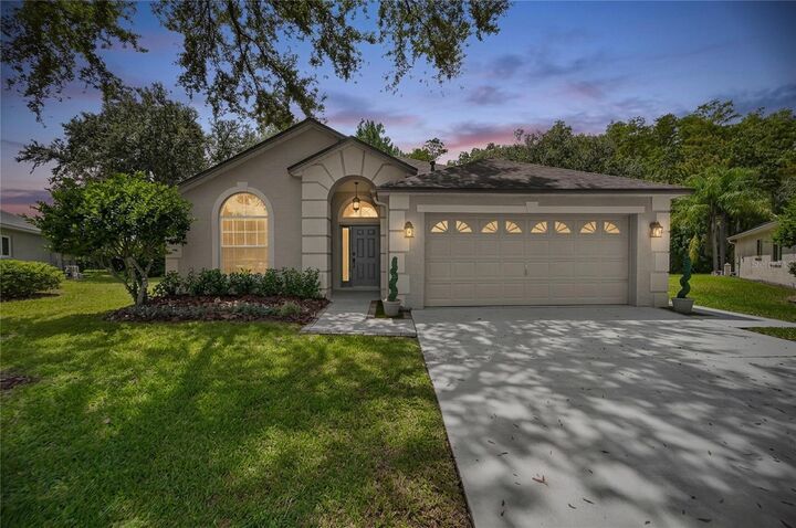 Property Photo: 6106 Chalon Court FL 33558
