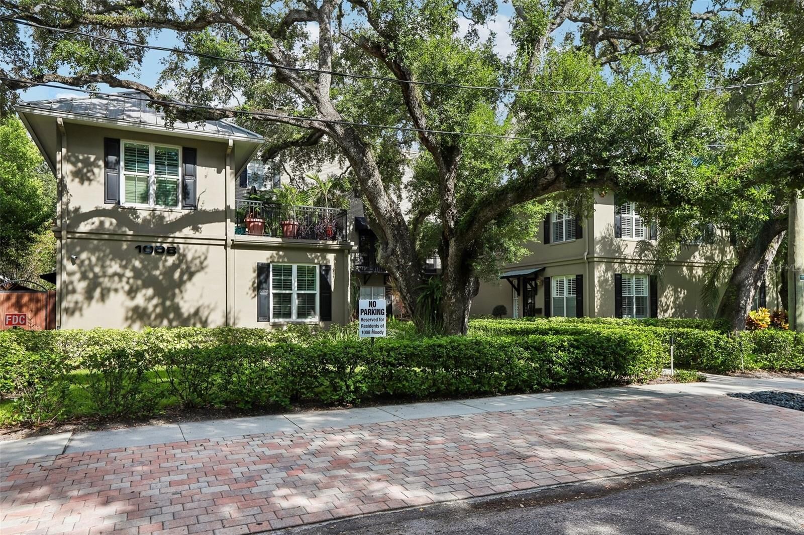 Property Photo:  1008 S Moody Avenue 3  FL 33629 