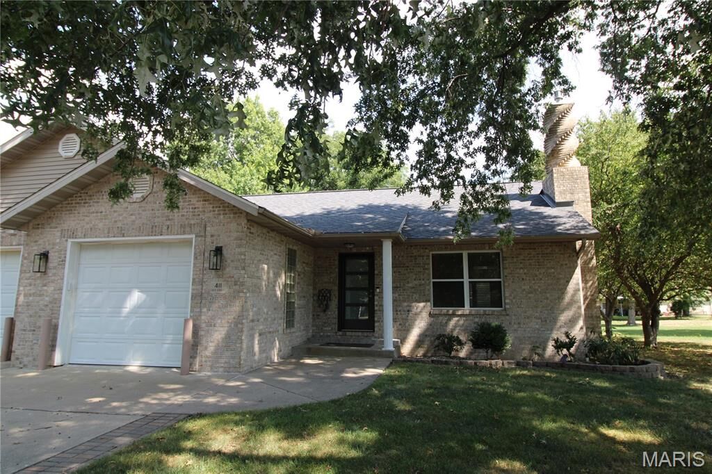 Property Photo:  411 Easy Street  IL 62061 