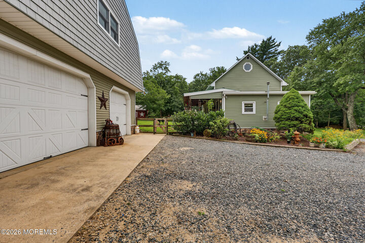 Property Photo:  2 Woodruff Road  NJ 08533 