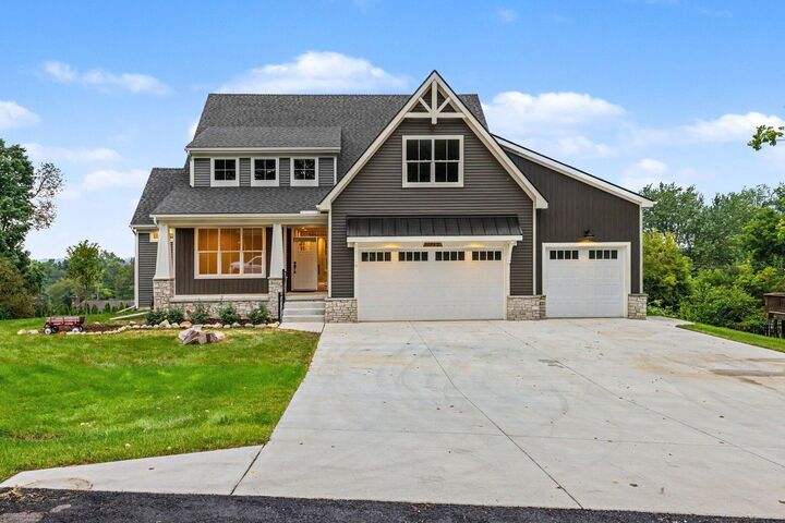 Property Photo:  1752 Milford Heights Drive  MI 48381 