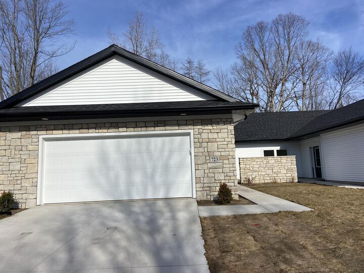 Property Photo:  723 Violet Way  MI 49085 