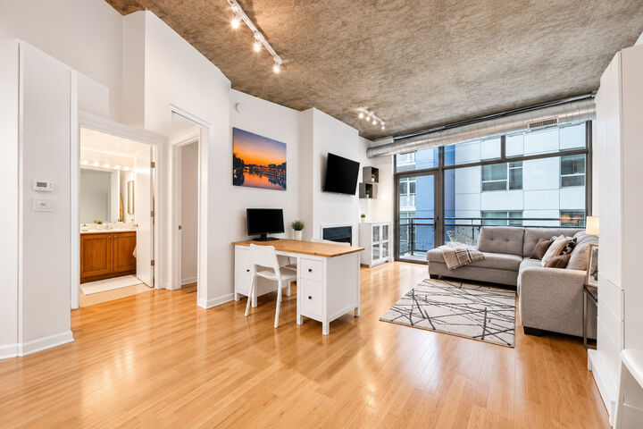 Property Photo:  