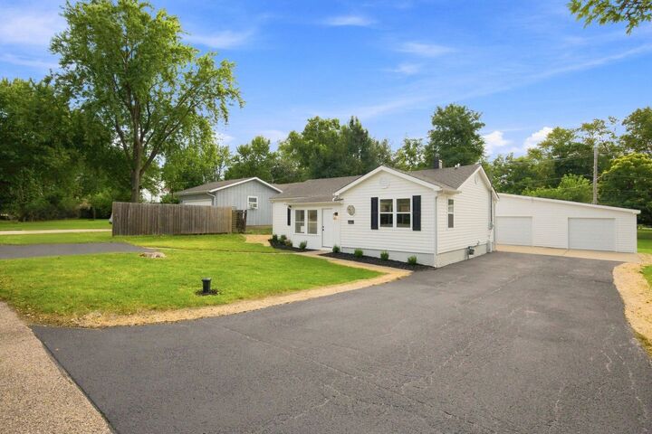 Property Photo:  36891 N Carol Lane  IL 60046 